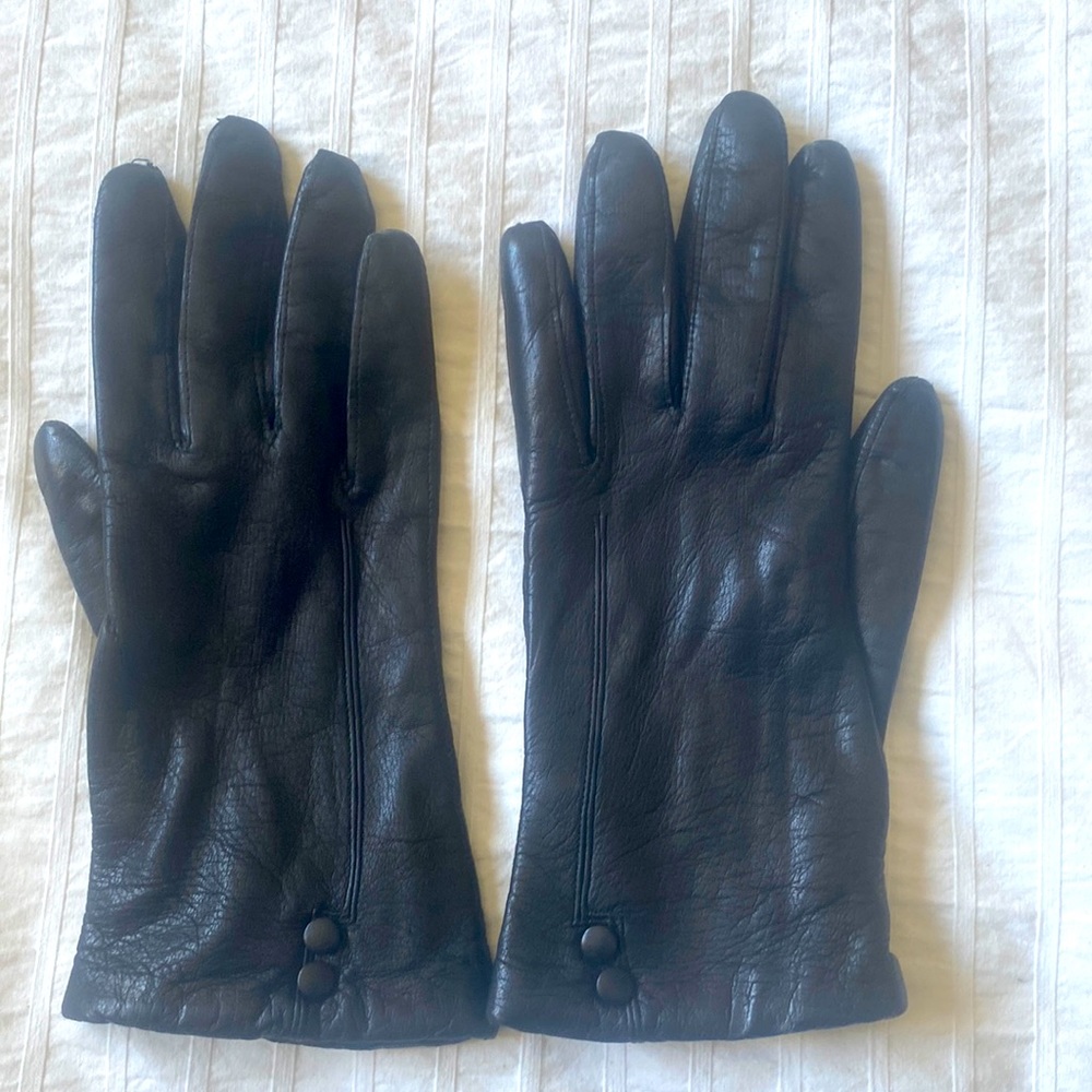 Leather lined gloves